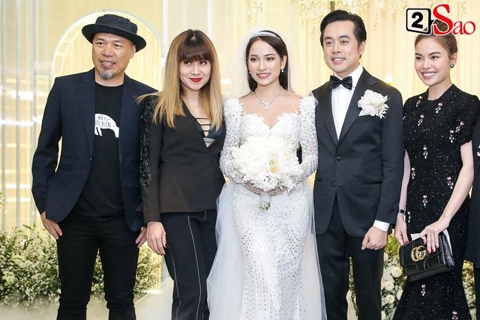 Chơi lớn như Hồ Ngọc Hà: Mang theo từ bố mẹ, anh chị, bạn trai đến con cái đi ăn cưới Dương Khắc Linh-16