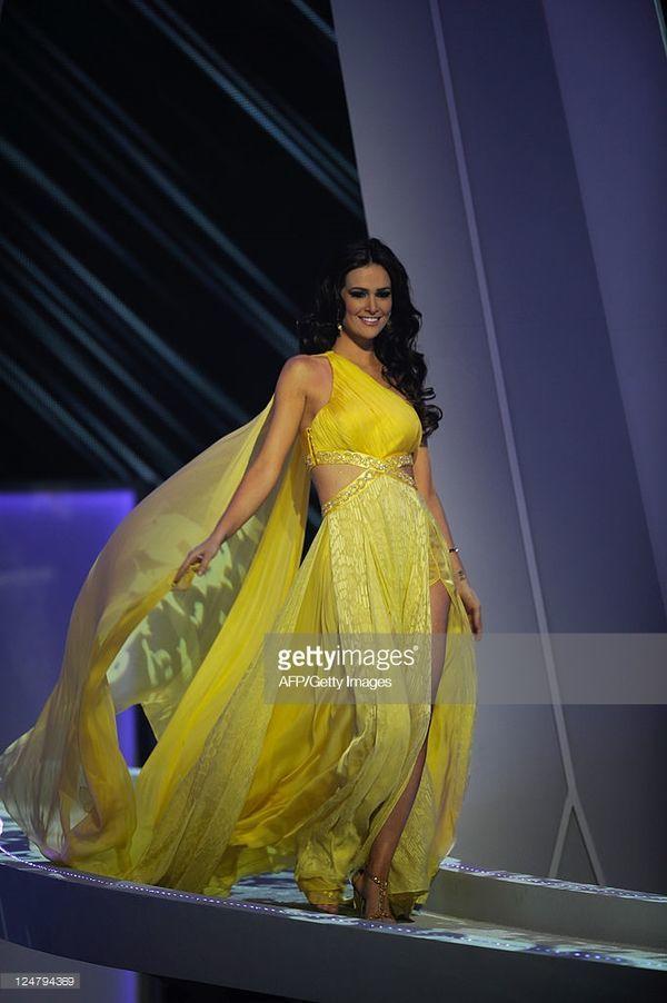 HOT: Đầm vàng tạo hit của HHen Niê được bình chọn là trang phục đẹp nhất lịch sử Miss Universe-4