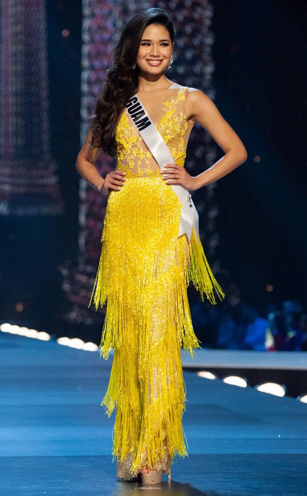 HOT: Đầm vàng tạo hit của HHen Niê được bình chọn là trang phục đẹp nhất lịch sử Miss Universe-1