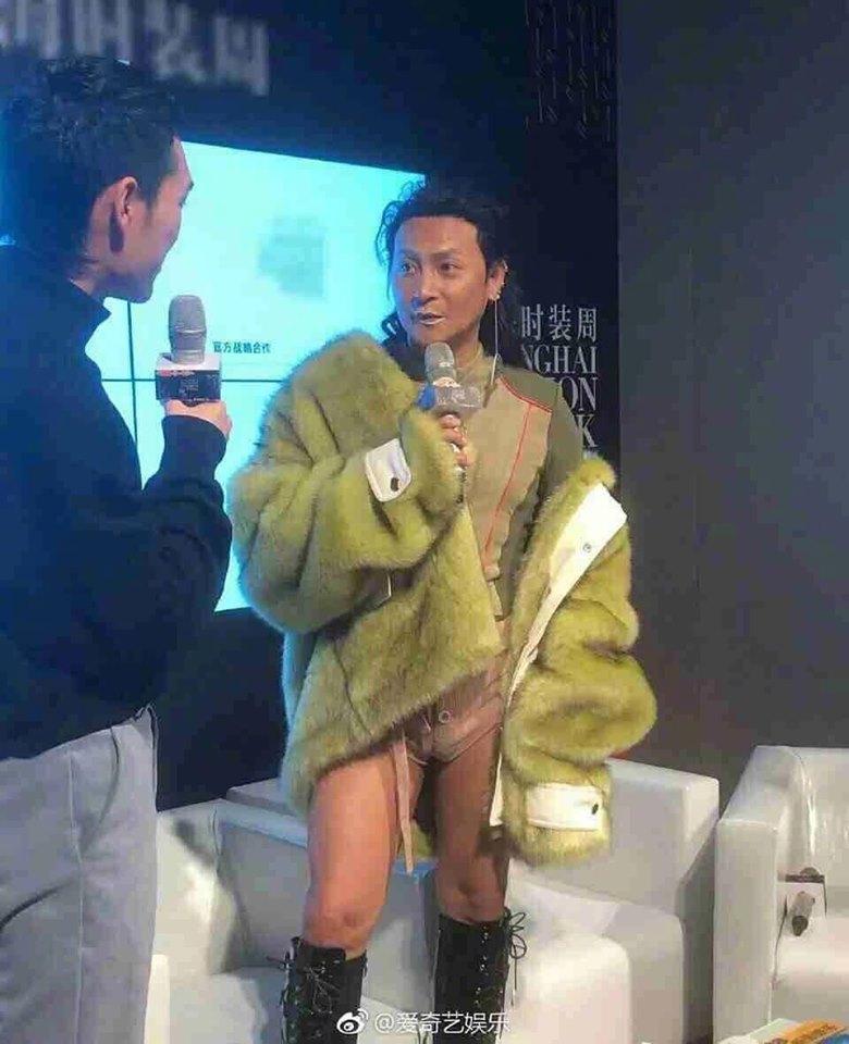 SAO MẶC XẤU: Thu Minh làm lố ngồi kiệu đến họp báo - Hải Triều mặc đồ cắt xẻ quá đà-8