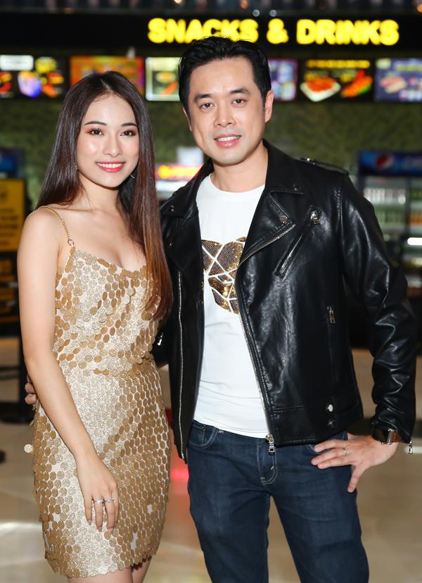 Ngôn tình đời thực: Dương Khắc Linh sáng tác riêng ca khúc tặng bà xã 9x trong lễ cưới đậm màu cổ tích-6