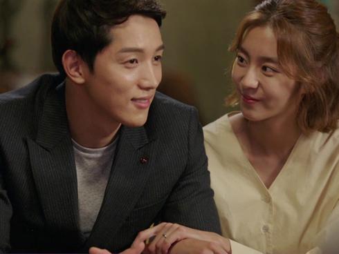 Ngày nào vợ cũng gạ 'yêu' lúc 9h tối, vô tình dậy giữa đêm mới biết bí mật động trời