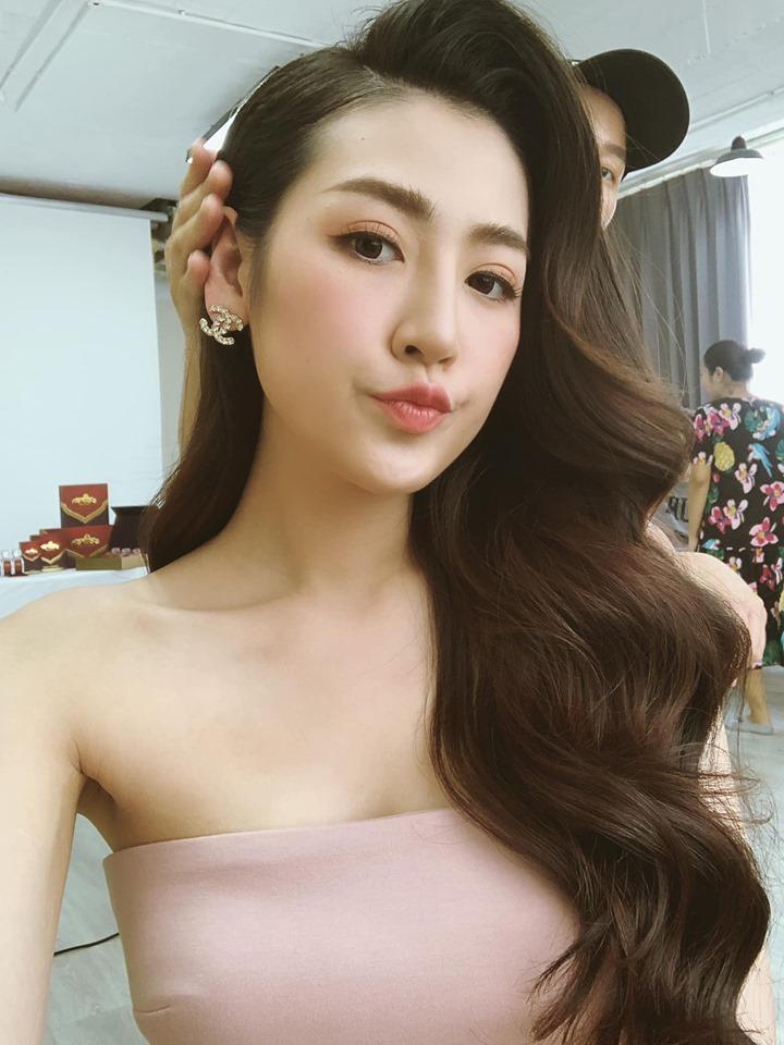 Hoa hậu HHen Niê thân thiết với Á hậu Lệ Hằng chuẩn trend chị ngả em nâng-8