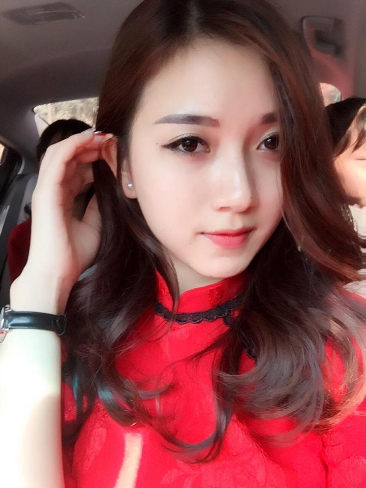 Dung mạo ngày càng quyến rũ của cô giáo trẻ Hà Nội sau 2 năm gây bão mạng vì quá xinh đẹp-3