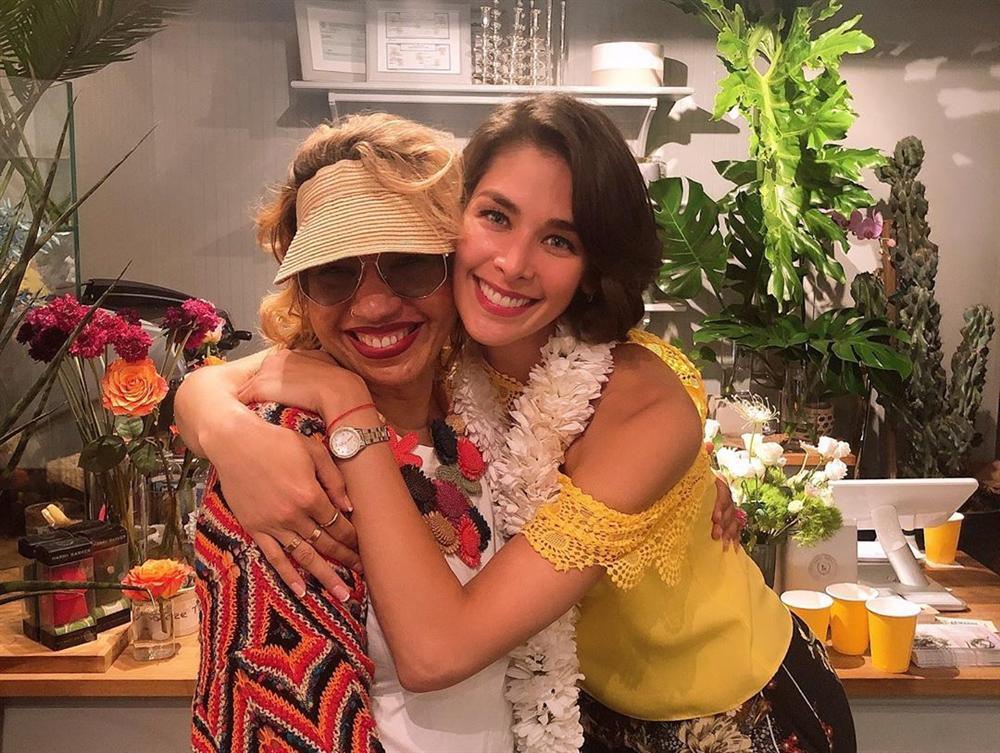 Bản tin Hoa hậu Hoàn vũ 3/6: Cùng để tóc ép thẳng nhưng vẻ đẹp Hoàng Thùy bỗng nhiên tắt lịm khi đặt cạnh Olivia Culpo-8