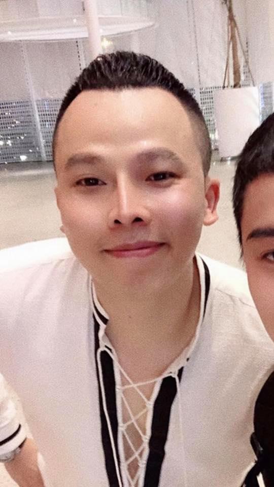 Chiếc mũi nhọn hoắt lủng lẳng trên mặt trùm chân dài Vũ Khắc Tiệp đang bị nghi là hậu quả đáng sợ của biến chứng thẩm mỹ-13