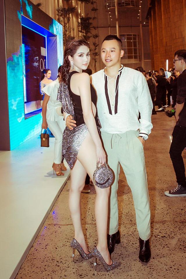 Chiếc mũi nhọn hoắt lủng lẳng trên mặt trùm chân dài Vũ Khắc Tiệp đang bị nghi là hậu quả đáng sợ của biến chứng thẩm mỹ-12