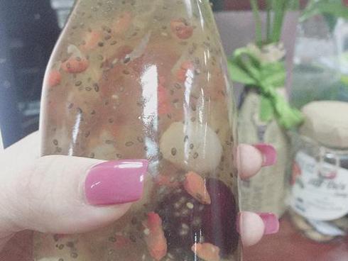 Chè dưỡng nhan gây sốt mùa hè này: Loạn giá bán, mù xuất xứ, thổi phồng công dụng?