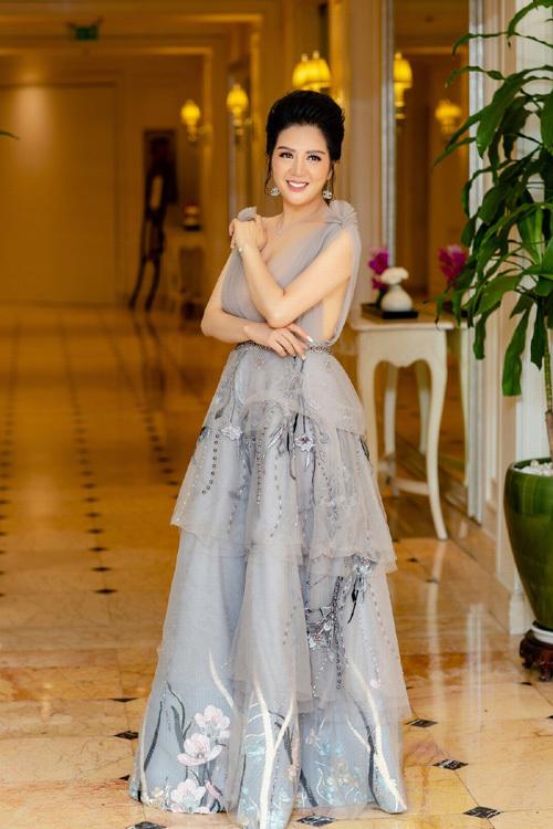 Cuộc tình của Đinh Hiền Anh và Thứ trưởng vừa bị kỷ luật cảnh cáo-3