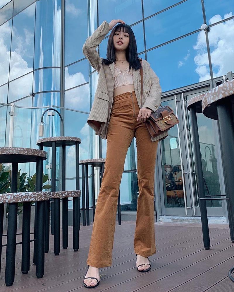 Hương Tràm hết khoe da đẹp đến street style chất lừ ở Mỹ - Sĩ Thanh lên đồ chói chang ngày hè-10