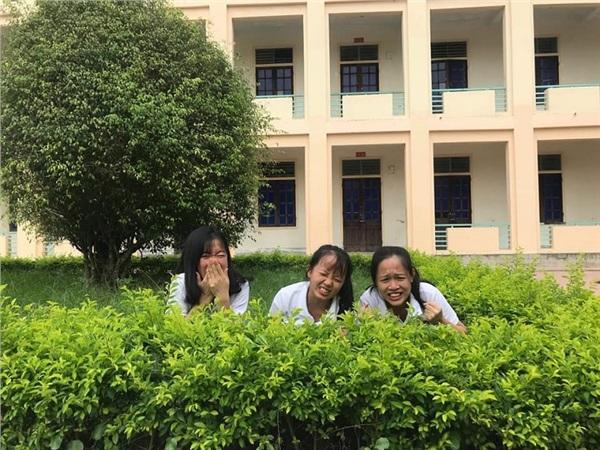 IQ vô cực của nhóm nữ sinh khi không có tiền chụp ảnh kỷ yếu: Đã không đẹp thì phải độc-5