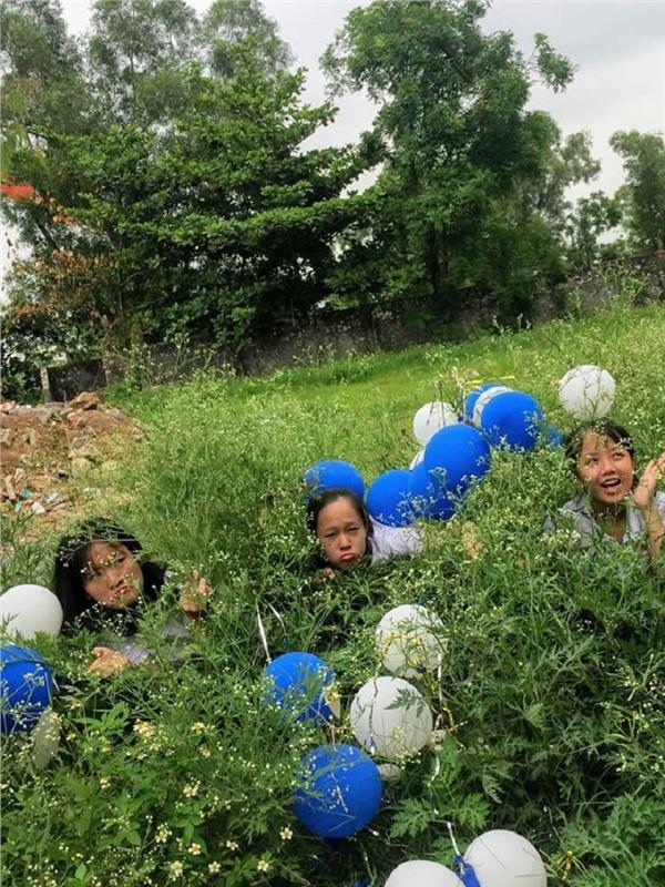 IQ vô cực của nhóm nữ sinh khi không có tiền chụp ảnh kỷ yếu: Đã không đẹp thì phải độc-8