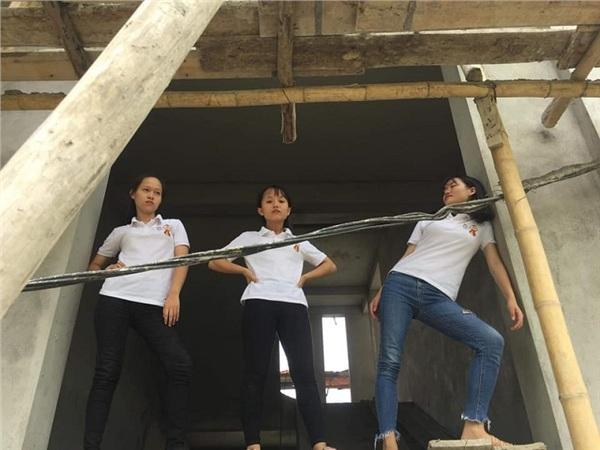 IQ vô cực của nhóm nữ sinh khi không có tiền chụp ảnh kỷ yếu: Đã không đẹp thì phải độc-13