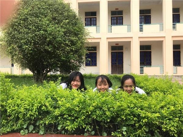 IQ vô cực của nhóm nữ sinh khi không có tiền chụp ảnh kỷ yếu: Đã không đẹp thì phải độc-14