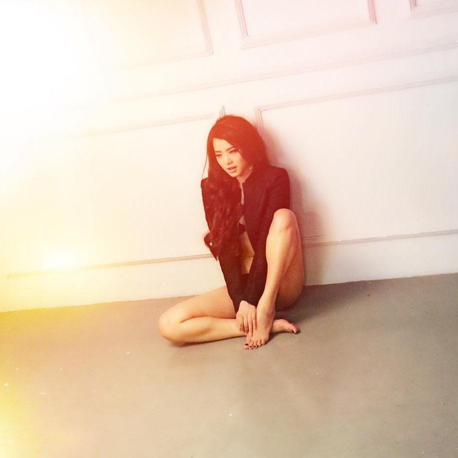 Khoe ảnh sexy, hoa hậu Phạm Hương bị nhận xét giống nữ diễn viên 13 tuổi gây sốt phim Vợ ba-11