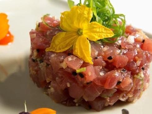 Khách sạn có ô cửa sang chảnh, nhìn thẳng tháp Eiffel-11