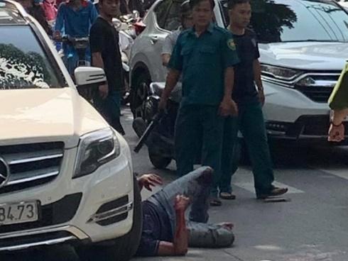 Người phụ nữ bị nhóm côn đồ hành hung ngay tại nhà-3