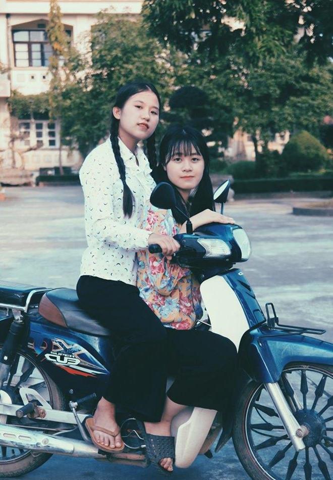 Thầy giáo Quảng Ninh chụp kỷ yếu cho học sinh theo phong cách hoài cổ-3