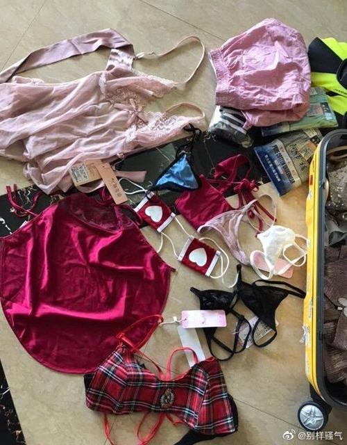 Mang vali đồ chơi nhạy cảm hú hí với nhân tình, chàng trai bị bố mẹ vợ bắt quả tang-4