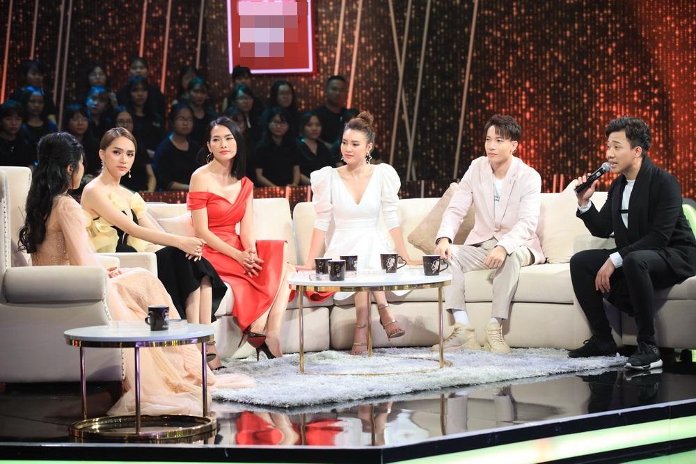 Vừa thấy trai đẹp, Ninh Dương Lan Ngọc lập tức khiến S.T tổn thương không tả xiết-1