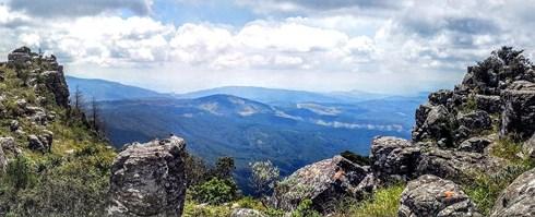 Dấu vết ngoài hành tinh nằm chình ình trên đỉnh núi ở Nam Phi-1