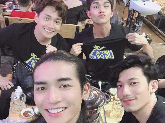 Nghệ sĩ hào hứng khi U22 Việt Nam thắng Brunei 6-0-3