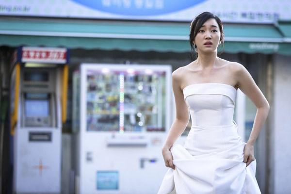 Đêm tân hôn, chú rể sang nhà bạn ngủ, cô dâu bỏ đi vì... thời tiết-1