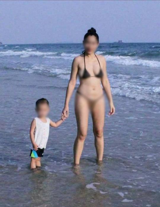 THẢM HỌA thời trang đi biển: Người diện nội y mặc như không - kẻ lại kín bưng hở mỗi mắt-5