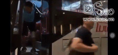 Di chuyển về khách sạn, tuyển Việt Nam người băng tay, người chân tập tễnh khiến fans xót xa-1