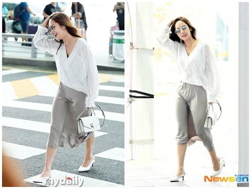 Mặc đồ lụa lại gặp gió lớn, Park Min Young gặp sự cố kém duyên tại sân bay