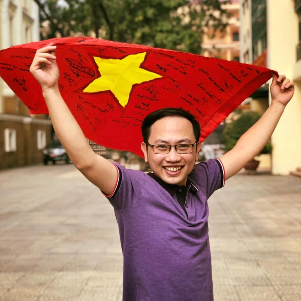 Chẳng phải soái ca, chàng trai sắp về chung một nhà với MC Phí Linh lại là người đàn ông quyền lực của VTV-6