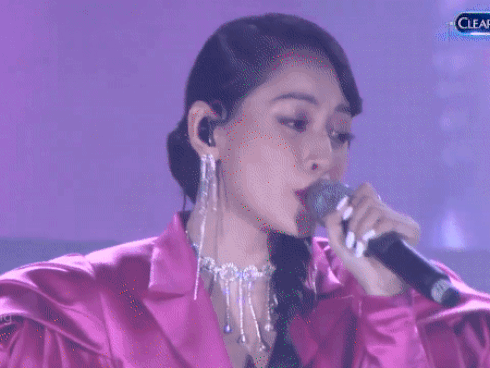 Chi Pu cover Ai khóc nỗi đau này nhạc một đằng tiếng một nẻo, đến fan cứng cũng phải thốt lên chị lỳ thật sự-5