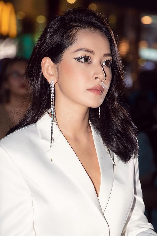 Rất can đảm biểu diễn live sau bao lần hát như hết hơi, Chi Pu được mệnh danh thánh phá hit khiến người nghe toát mồ hôi hột-5