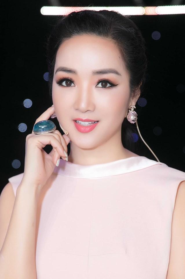 Hành động lạ của Giáng My khi bị chê tuổi U50 vẫn chỉnh ảnh như búp bê-5