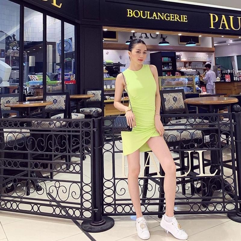 HHen Niê giản dị hết cỡ với đồ ngủ, dép tổ ong - Hiền Thục khoe street style trẻ trung như U20-6