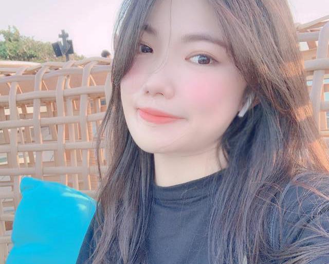 Cô gái xinh đẹp bị tạt axit và 20 lần phẫu thuật lấy lại diện mạo-2