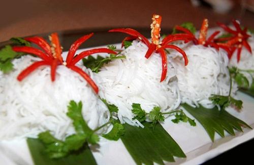 Lựa chọn bún ngon không chứa hóa chất, khiến người bán hàng ngả nón kính phục vì khó lòng qua mặt-1