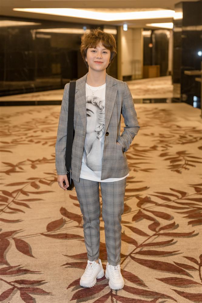 Ánh Dương Về nhà đi con: ‘Bỏ học để đóng phim thì vớ vẩn quá’-4