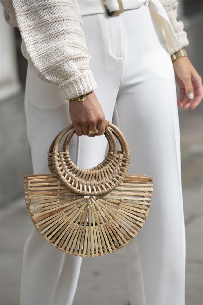 6 kiểu túi, giày, áo quần hứa hẹn bá chủ tủ đồ hè này-3