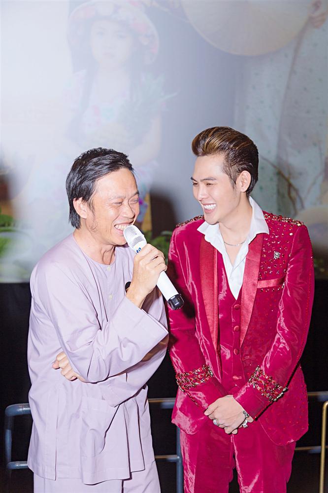 Danh hài Hoài Linh nghĩ gì khi cháu trai của mình đi giả gái?-3