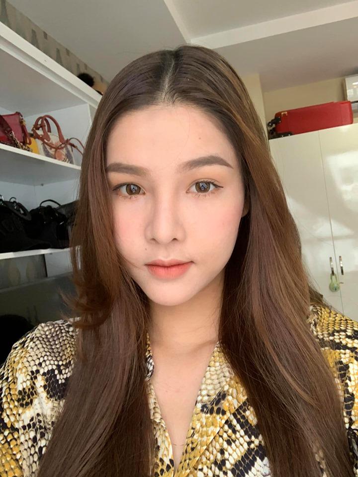 Ngọc Trinh sang chảnh xuống phố sau scandal có mặc cũng như không trên thảm đỏ-7