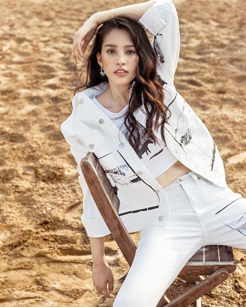 Ngọc Trinh sang chảnh xuống phố sau scandal có mặc cũng như không trên thảm đỏ-9