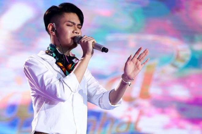 Hết mượn nhạc Châu Kiệt Luân, MV sặc mùi đam mỹ của Đào Bá Lộc lại bị tố đạo nhái OST Anime Hóa giải lời nguyền-2