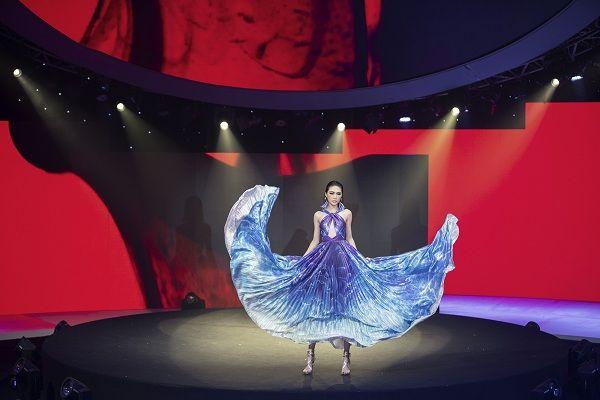 Hari Won - Hương Giang đẹp một chín một mười khó phân thắng bại trong thảm đỏ tuần qua-10