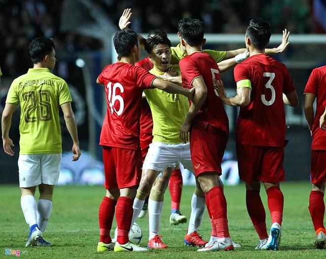 Những lần tuyển thủ Việt Nam lây gắt từ hậu vệ Duy Mạnh-1