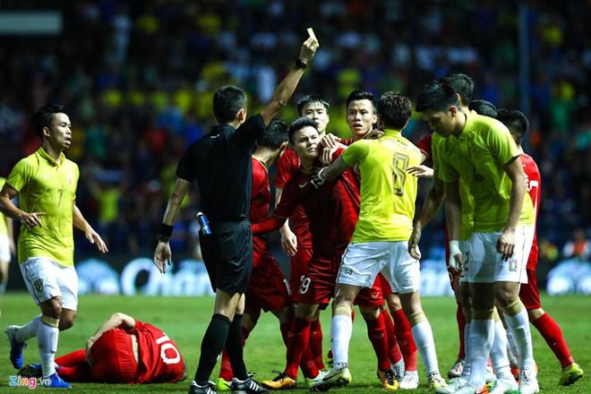 Những lần tuyển thủ Việt Nam lây gắt từ hậu vệ Duy Mạnh-3
