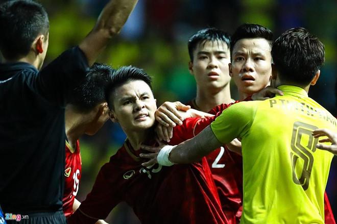 Những lần tuyển thủ Việt Nam lây gắt từ hậu vệ Duy Mạnh-4