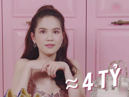 Ngọc Trinh khoe 4 đôi giày và những chiếc túi bé xíu đắt nhất trong tủ đồ mà tổng giá trị đã lên đến 4 TỶ ĐỒNG