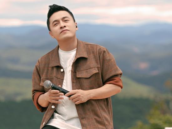 Chính là nhờ ca khúc này mà Lam Trường mua được hàng chục cây vàng từ cách đây hơn 20 năm