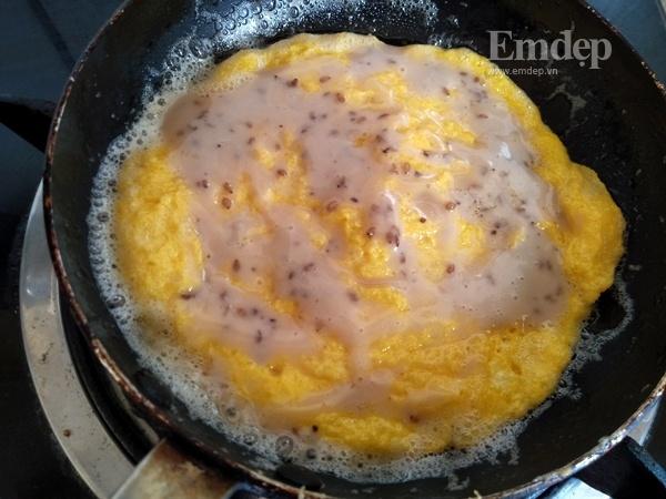 Trứng cuộn chà bông sốt mè rang đơn giản cả nhà xuýt xoa mãi-4